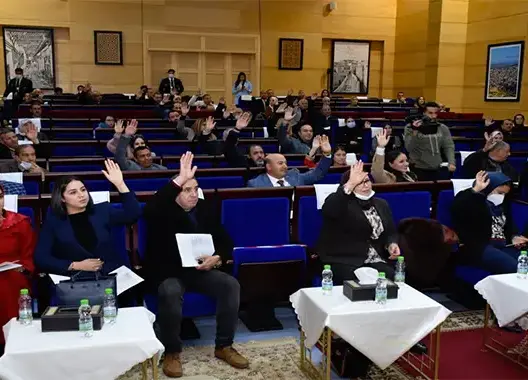 مجلس جهة فاس مكناس يصادق على الشراكة مع وزارة بركة لفك العزلة عن القرى بجهته(صور)
