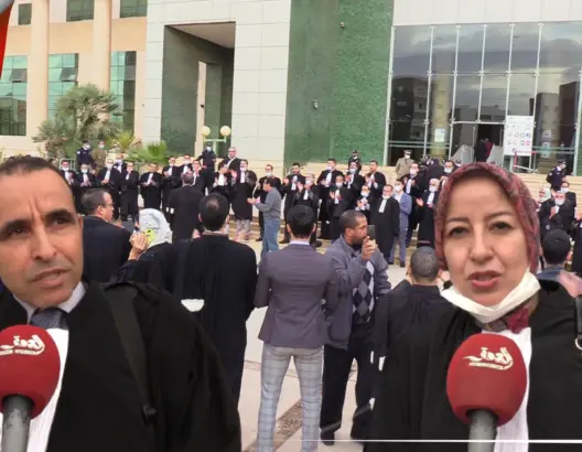 المحامون