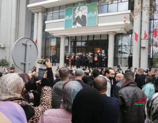 لليوم الثاني.. احتجاجات بمختلف محاكم المملكة والمحامون يقاطعون الجلسات (فيديوهات وصور)