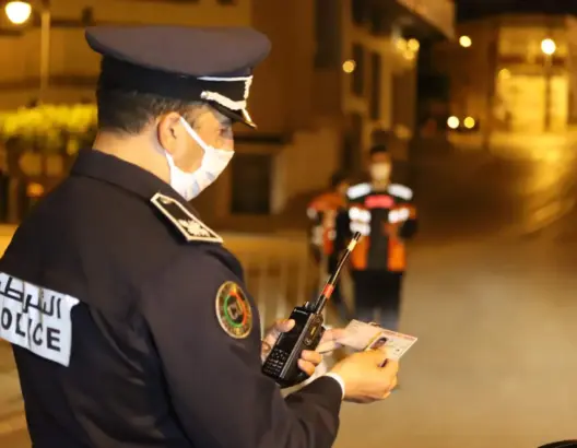 ابتداءً من اليوم.. سلطات طنجة تقرر إغلاق المقاهي والمطاعم والمحلات في الـ12 ليلا