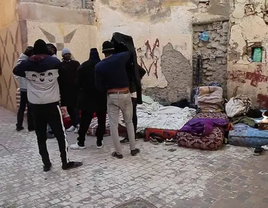 احتجاز 3 مهاجرين سودانيين بوجدة يقود لايقاف 3 مهاجرين من دول افريقية وانقاذ 31 شخصا
