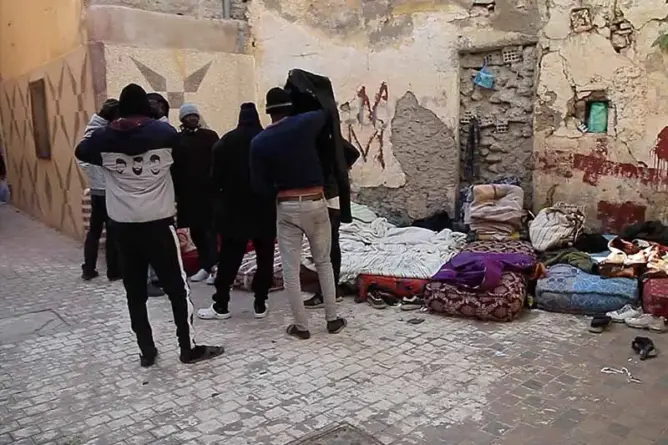 احتجاز 3 مهاجرين سودانيين بوجدة يقود لايقاف 3 مهاجرين من دول افريقية وانقاذ 31 شخصا