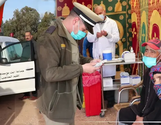 تستهدف غير الملقحين.. سلطات الحاجب تُطلق حملة للتلقيح بالأسواق الأسبوعية (فيديو)