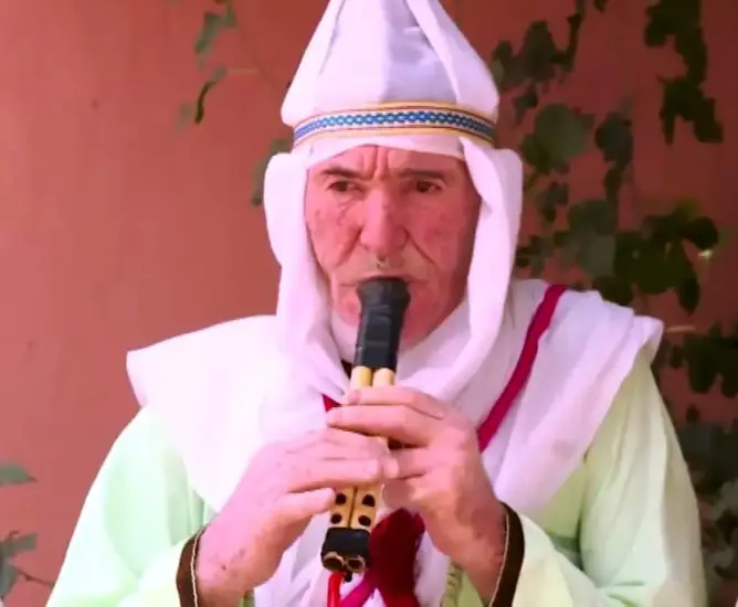 الموت يخطف “الناي” الأمازيغي الفنان لحسن وريل