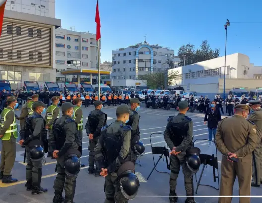القناصة وفرق التدخل السريع.. شاهد استعدادات أمن البيضاء لتأمين رأس السنة (فيديو)