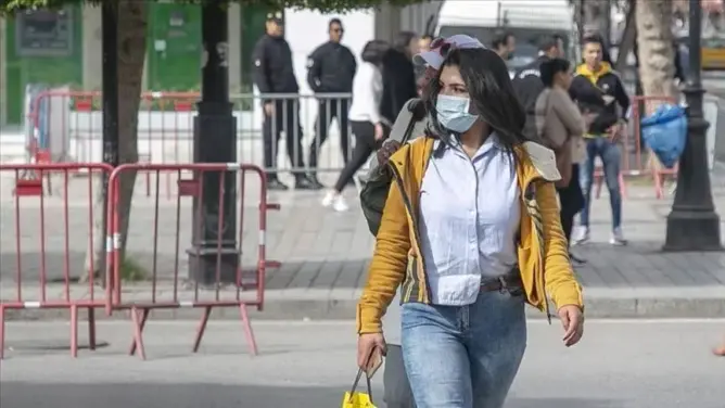 كورونا .. المغرب ينتقل إلى المستوى الأحمر والموجة الثالثة “سريعة جدا”