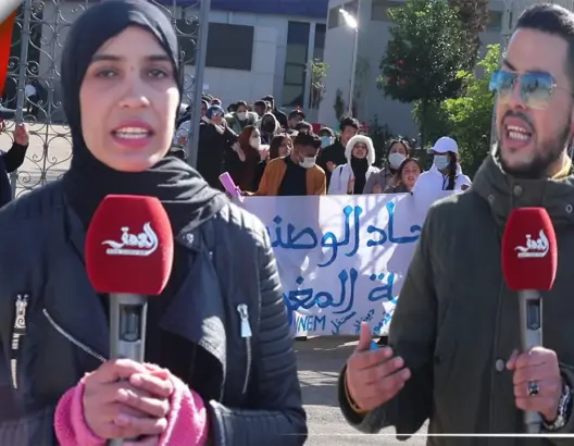 طلبة كلية الحقوق بمكناس يحتجون على استثنائهم من تأجيل الامتحانات ورئيس الجامعة يوضح (فيديو)