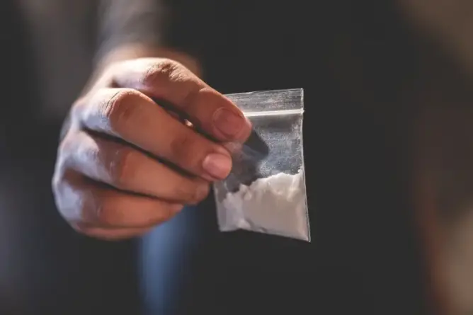 ترويج المخدرات يوقف ثلاثة أشخاص بمكناس وبنسليمان