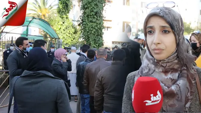 محاكمة الأساتذة المتعاقدين .. الأمن يمنع من جديد زملاءهم من ولوج المحكمة بسبب جواز التلقيح(فيديو)