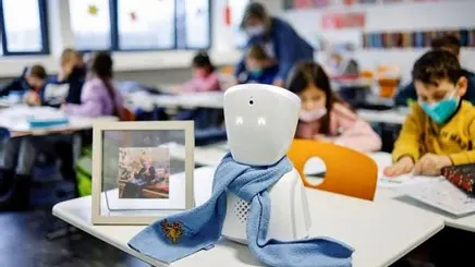 ألمانيا..روبوت يذهب إلى المدرسة بدلا من طفل مريض