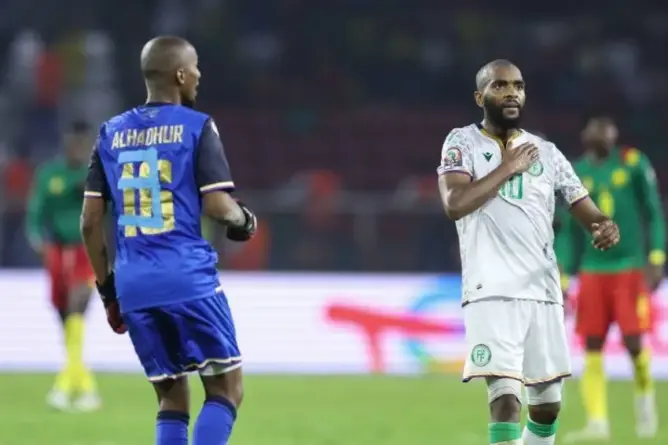 جزر القمر.. منتخب عربي مغمور تحدى الظروف القاهرة وأبهر العالم بأداء تاريخي في “الكان”