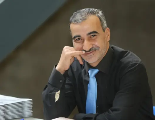فنجان بدون سكر: أوهام الرئيس الجزائري تبون