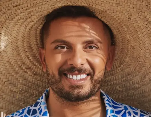 عمور: “كنت أرغب أن أكون لاعب كرة قدم لو لم أكن فناناً”