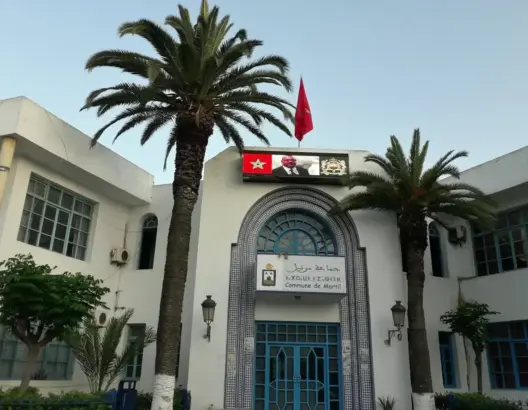 بيع “متلاشيات” المحجز البلدي يفجر أزمة بمرتيل ومطالب بكشف محضر السمسرة وقيمتها المالية