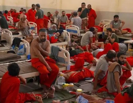 يضم مغاربة .. ارتفاع ضحايا هجوم “داعش” على سجن بسوريا إلى 332 قتيلا
