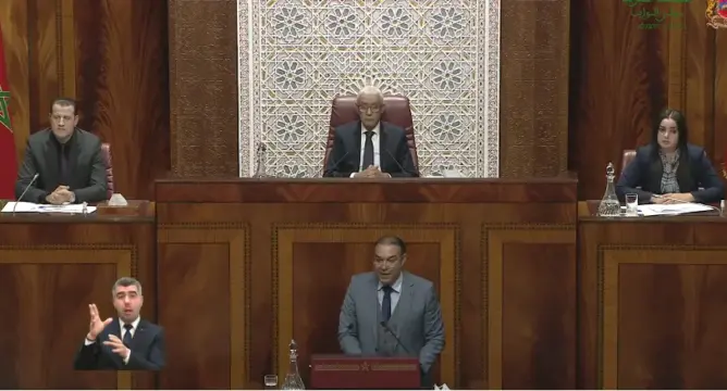 مداخلة أوزين تثير مواجهة بين المعارضة والأغلبية.. وأخنوش: مزايدات خاوية