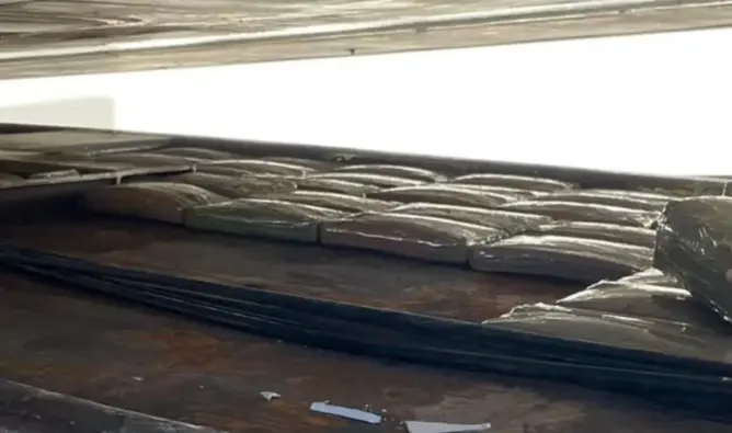 ضبط ثلاث شاحنات للنقل الدولي محملة بمخدر الشيرا بطنجة