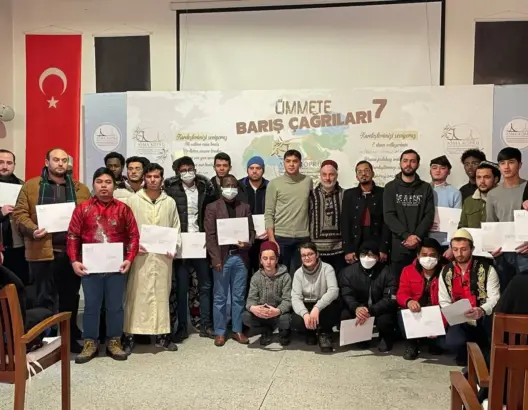 طلبة أجانب بتركيا يرسلون دعوة السلام بـ22 لغة للدول المسلمة