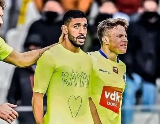 تيسودالي يسجل هدف الفوز لفريقه بالدوري البلجيكي وينعي الطفل ريان بطريقته