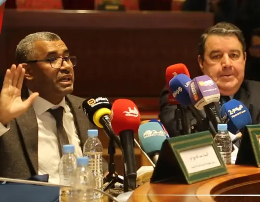 المعارضة تنتقد استمرار منع منيب من دخول البرلمان وتحذر من طرد الموظفين بسبب التلقيح