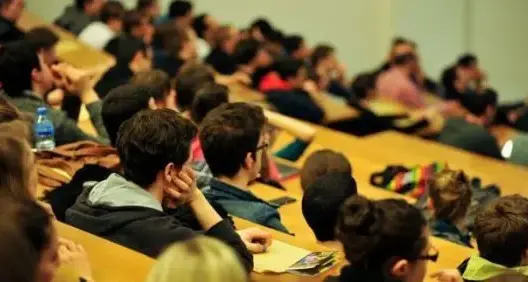 أوكرانيا .. طُلاب مغاربة أمام “مصير مجهول” بعد تهديدهم بالطرد من الجامعات 