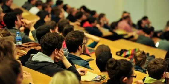 أوكرانيا .. طُلاب مغاربة أمام “مصير مجهول” بعد تهديدهم بالطرد من الجامعات