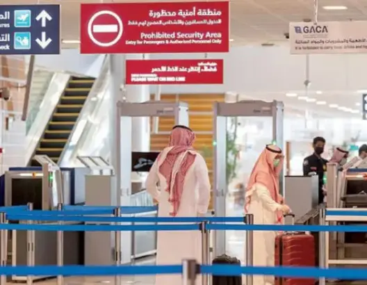الكويت تلغي قيود السفر والمناسبات الاجتماعية والدراسة وفحص “PCR”