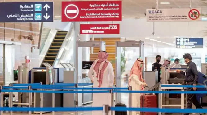 الكويت تلغي قيود السفر والمناسبات الاجتماعية والدراسة وفحص “PCR”