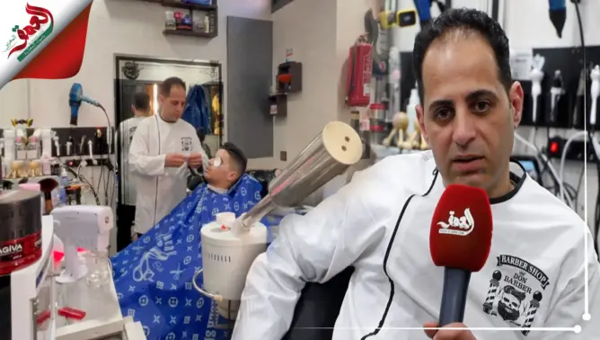 قرر الاستقرار بالمغرب.. حلاق مصري أعجب بالعادات ودفء العلاقات بالمملكة