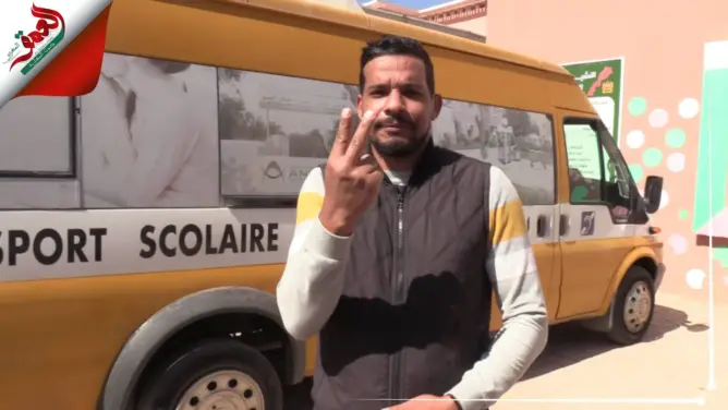 يوسف البحراوي.. أول مغربي أصم يحصل على رخصة سياقة الحافلات ويشتغل سائقا للنقل المدرسي بأكادير (فيديو)