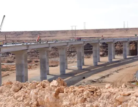 أشغال إنجاز الطريق السريعة الرابطة بين تزنيت والداخلة تبلغ مراحلها الأخيرة