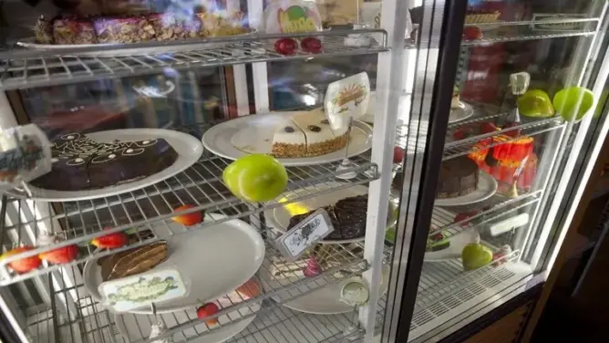 تعرف على أطعمة لا ينصح بحفظها في الثلاجة