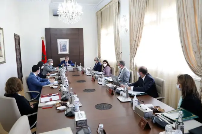 أخنوش يستنفر الوزراء لضمان تسريع تنزيل الميثاق الجديد للاستثمار