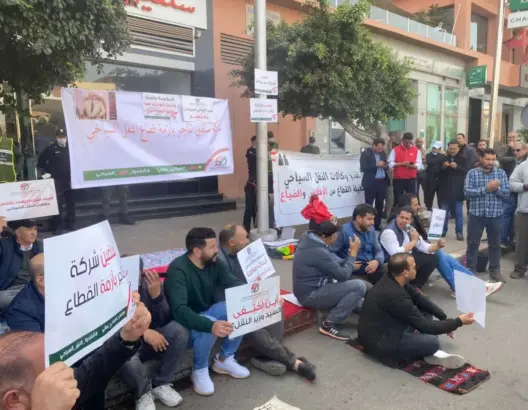سلفين تؤجج احتجاجات النقل السياحي