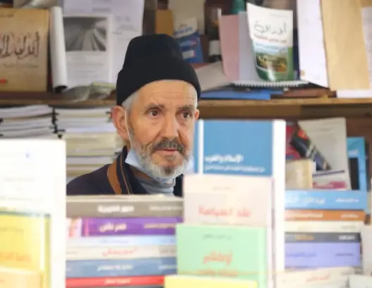 أشهر بائع للجرائد والكتب بالرباط.. “الروبيو” ينفى خبر إغلاق الكشك (فيديو)
