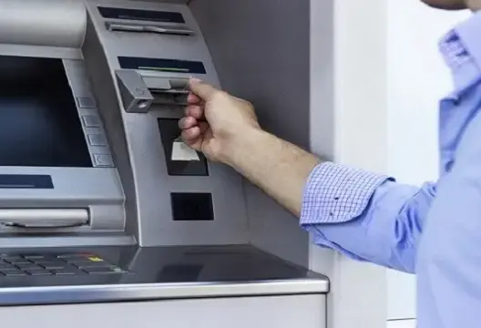تعطل شبابيك السحب يثير استياء مواطنين بالسعيدية