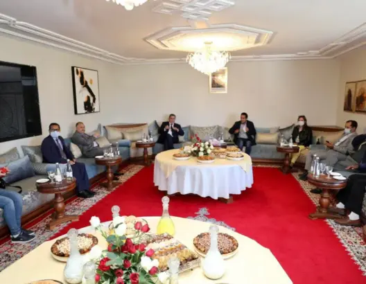 داعاها إلى العمل سويا من أجل تنمية أكادير.. أخنوش يمد يده للمعارضة