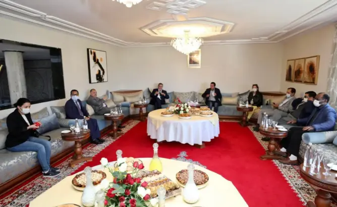 داعاها إلى العمل سويا من أجل تنمية أكادير.. أخنوش يمد يده للمعارضة