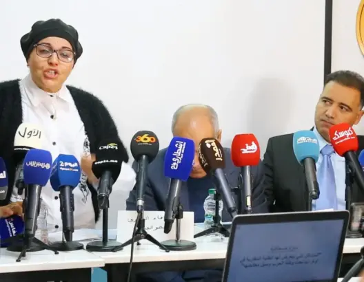 والدة أحد الطلبة العالقين بأوكرانيا تحكي بحرقة عن ابنها المحاصر في مدينة سومي وتناشد الملك (فيديو)