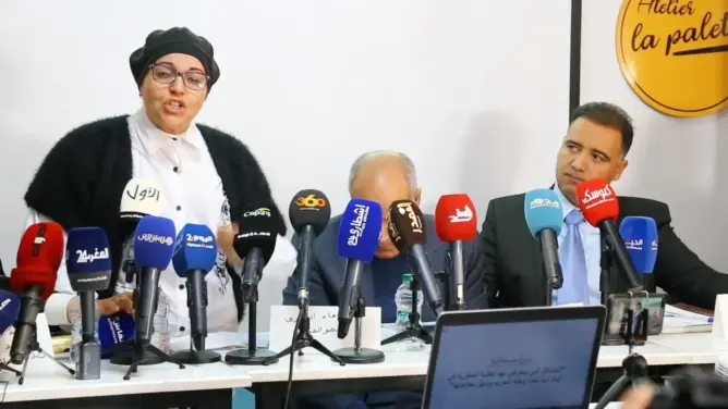 والدة أحد الطلبة العالقين بأوكرانيا تحكي بحرقة عن ابنها المحاصر في مدينة سومي وتناشد الملك (فيديو)