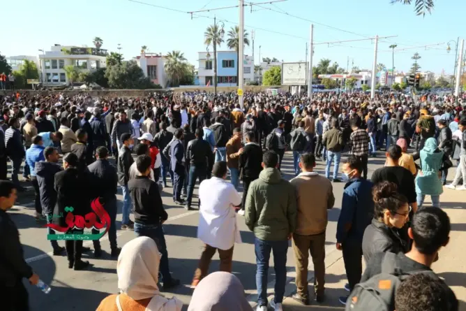 وزارة المالية  تعلن الطي النهائي لملف “التعاقد” في التعليم ودمج كافة الأساتذة في الوظيفة العمومية
