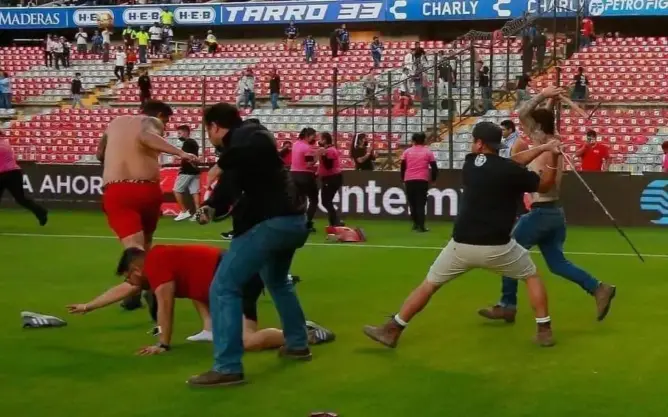 بعد مقتل 15 مشجعا بالمكسيك.. “الفيفا”: نشعر بالصدمة من الحادث وما وقع غير مقبول