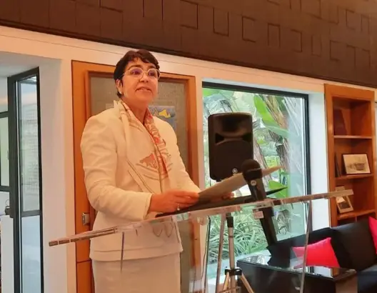 فرنسا تُوشح زينب العدوي بوسام فارس جوقة الشرف الفرنسي