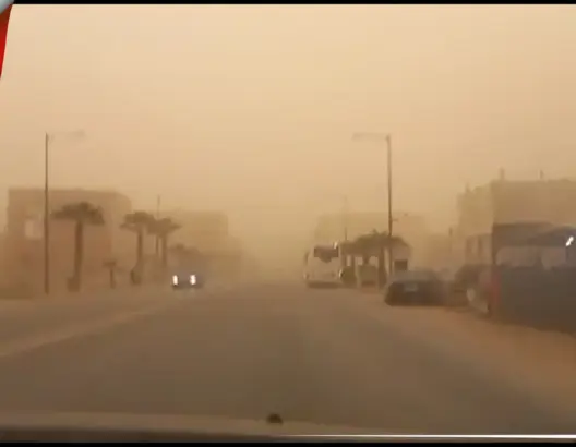 في ظرف أسبوع.. عاصفة غبار ثانية تغطي سماء وجدة والمدن المجاورة
