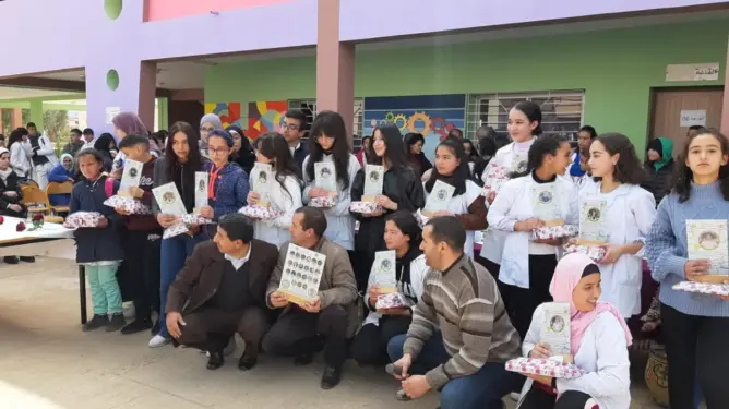 خنيفرة.. ثانوية أنوال الإعدادية تحتفي بالتلاميذ المتفوقين (صور)