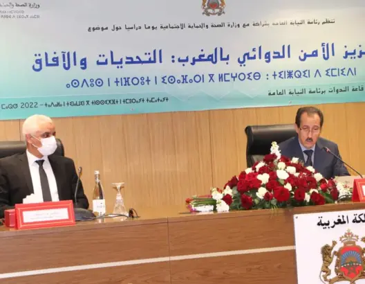 وزير الصحة يحذر من خطر تسويق “الأدوية المزيفة” ويتحدث عن “شبكات دولية”