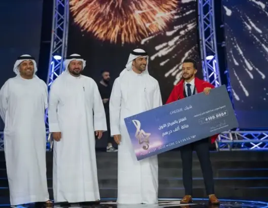 مغربي يتوج بلقب برنامج “منشد الشارقة” بالإمارات