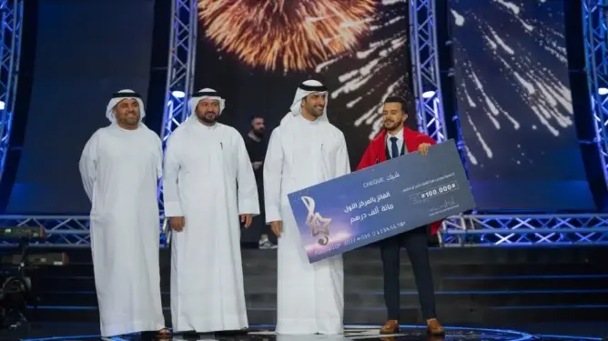 مغربي يتوج بلقب برنامج “منشد الشارقة” بالإمارات