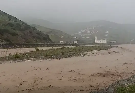 الأرصاد الجوية تحذر من أمطار جد قوية نهاية الأسبوع.. وتقرر تقديم توضيحات متتالية للمغاربة