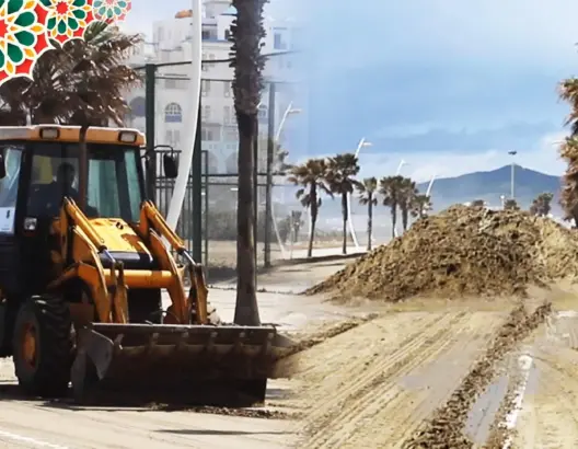 الفيضانات تُحول مرتيل إلى مدينة “أوحال”.. وأكوام من الأتربة تغطي الكورنيش (فيديو)